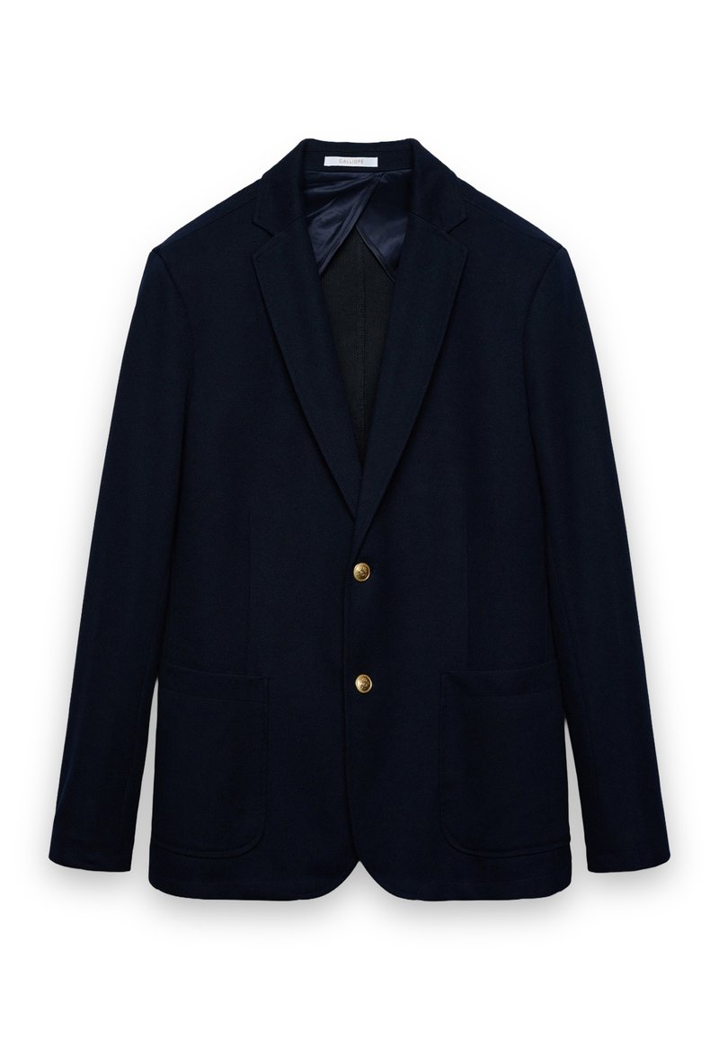 Marineblauer Blazer aus weichem Stoff, mit Reverskragen, einreihigem Design, zwei Vordertaschen und goldfarbenen Knopfakzenten.