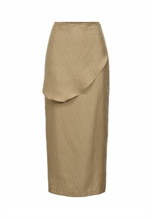 Falda midi marrón claro con tejido texturizado y un detalle envolvente asimétrico en la parte delantera.