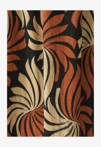 Neizvēlēts, golden leaf