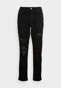 Jeans de denim preto com um design ajustado, apresentando rasgos visíveis na parte da frente, fecho de botão e estilo clássico de cinco bolsos.