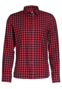 Camisa de cuadros roja y negra de manga larga con botones, cuello y puños, exhibida plana sobre un fondo blanco.