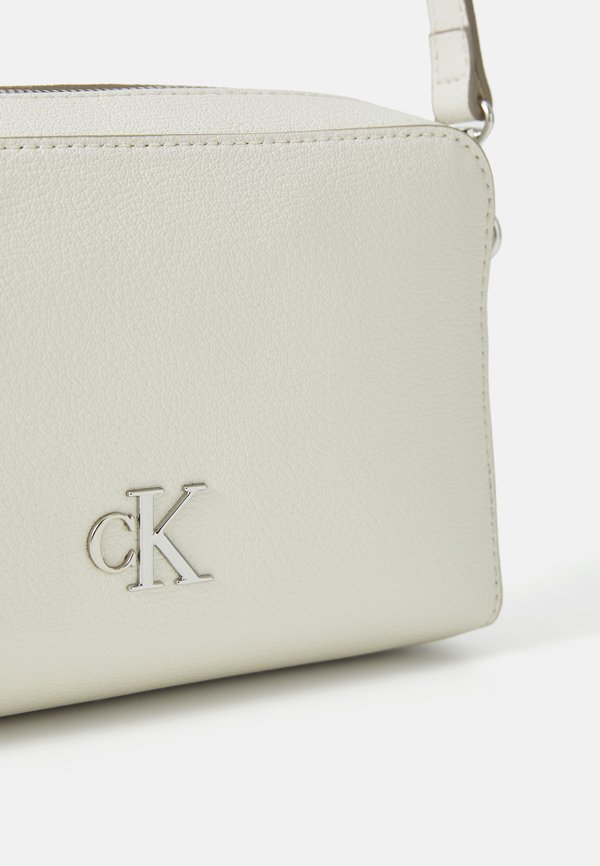 MINIMAL MONOGRAM CAMERA BAG - Cross body bag - silver birch4