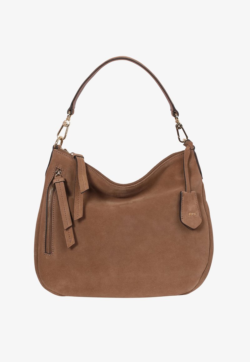 Borsa a spalla in suede marrone con una forma curva. Presenta una chiusura con zip superiore, una tasca con zip laterale e un'etichetta decorativa con il marchio.