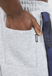 Thumbnail Image 4