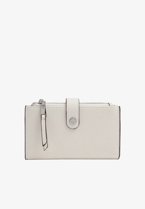 Portfel skórzany w kremowym kolorze z zapinaną na suwak kieszonką na górze, paskiem zapinanym na zatrzask oraz małym, okrągłym metalowym logo z przodu.