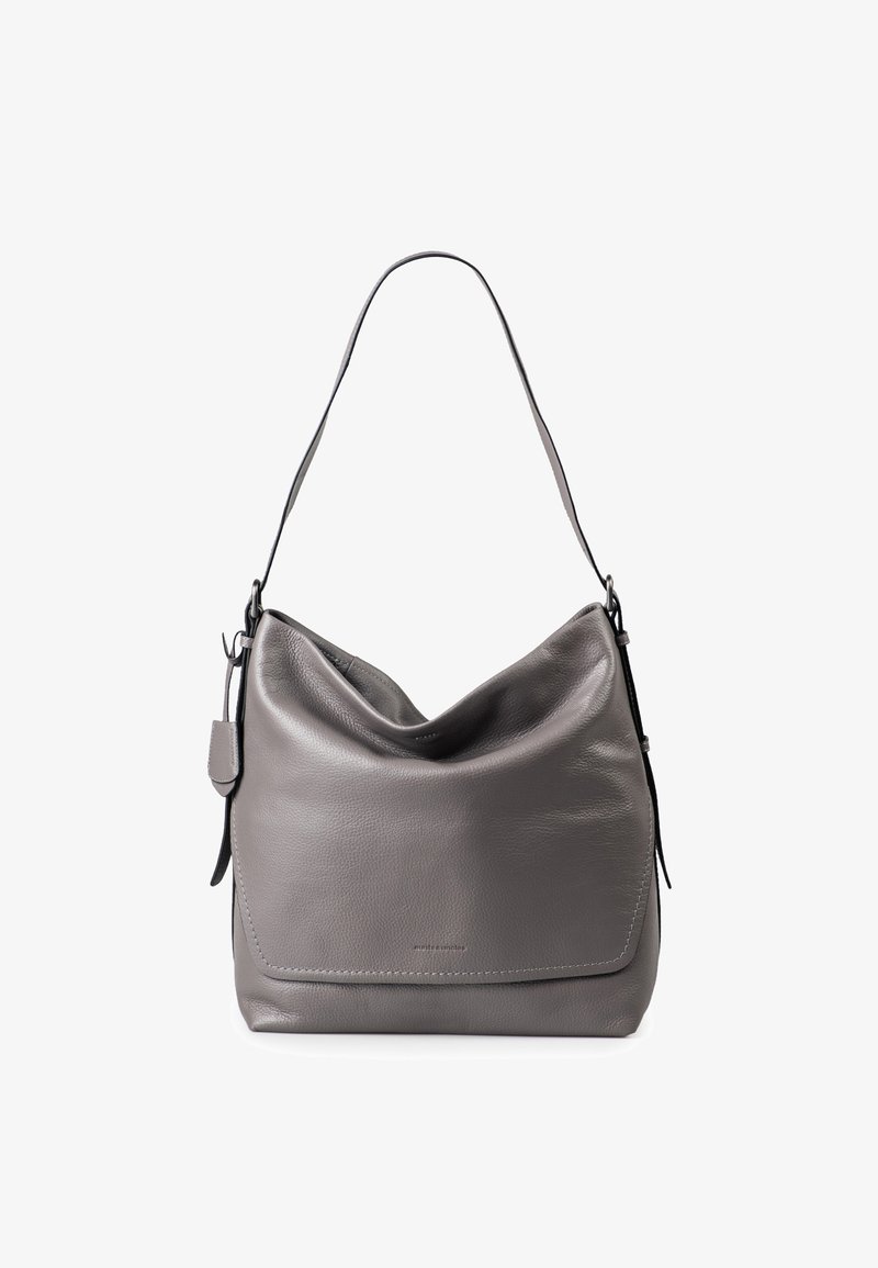 Borsa in pelle grigia con un design morbido, dotata di un'unica tracolla e di una finitura testurizzata. Presenta un logo discreto sul davanti.