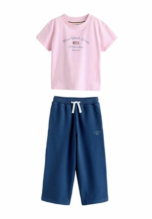 REGULAR FIT - JOGGERS SET - Verryttelyhousut - pink/navy