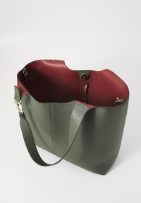 Coccinelle C-EASY SET - Håndtasker - alga