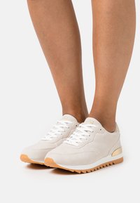 Anna Field Sapatilhas - beige/gold