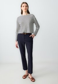 Unselected, navy blue