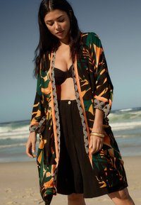 Next REGULAR FIT - LONGLINE COVER-UP - Jachetă de vară - multi bright palm