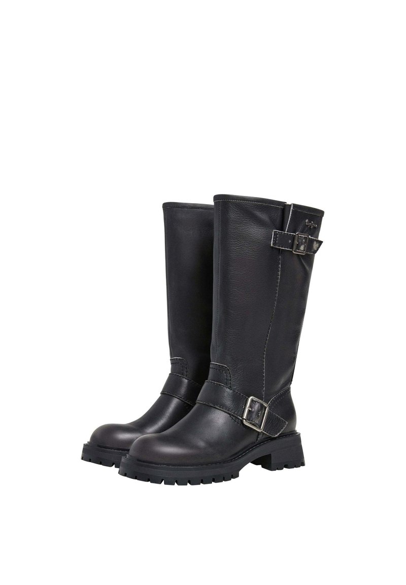 Stivali neri in pelle fino al ginocchio con punta tonda, finitura opaca e due cinturini con fibbie ai lati. Suola in gomma testurizzata per una migliore aderenza.