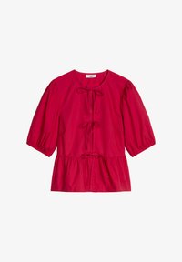 Unselected, vivid cherry