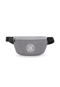 Marsupio grigio realizzato in tessuto resistente, con una cerniera bianca, logo e tracolla nera regolabile, dotato di una texture liscia e forma arrotondata.