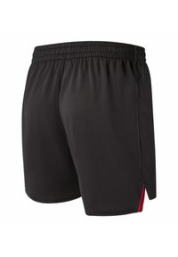 Schwarze Sportshorts mit elastischem Bund, seitlichen Schlitzen und roten Streifen an den Seiten. Hergestellt aus leichtem Stoff.