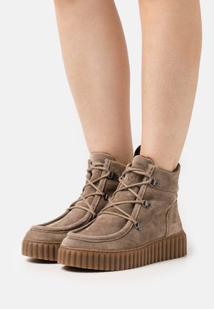 Marc O'Polo, Bottines à plateau - taupe