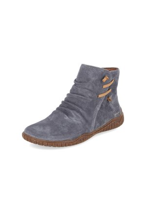 Grauer Wildleder-Stiefelette mit gerafftem Design, brauner Gummisohle und beigen Schnürdetails an der Seite.