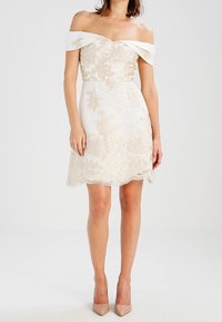 Chi Chi London Petite Koktejlové šaty / šaty na párty - off-white