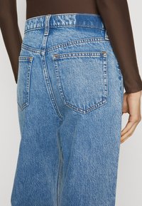Abercrombie & Fitch HIGH RISE LOOSE JEAN - Jeans relaxed fit - MEDIUM MARBLED