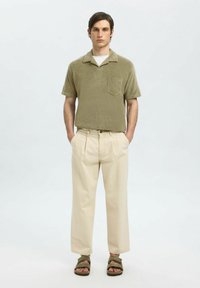 Selected Homme KURZARM - Polo majica - vetiver