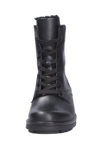 Zwarte leren veterschoenen met zachte voering, een strak ontwerp, ronde neus en een getextureerde rubberen zool; voorzien van oogjes en veters.