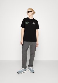 Redefined Rebel PABLO - Triko s potiskem - black