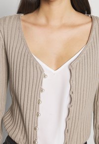 NA-KD Cardigan - beige