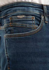 Niewybrane, niebieski dżinsowy