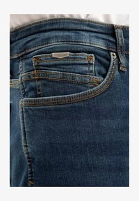 Niewybrane, niebieski dżinsowy