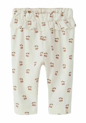 Roomkleurige babylegging met kleine bruine kersenprints en een elastische tailleband met ruches.