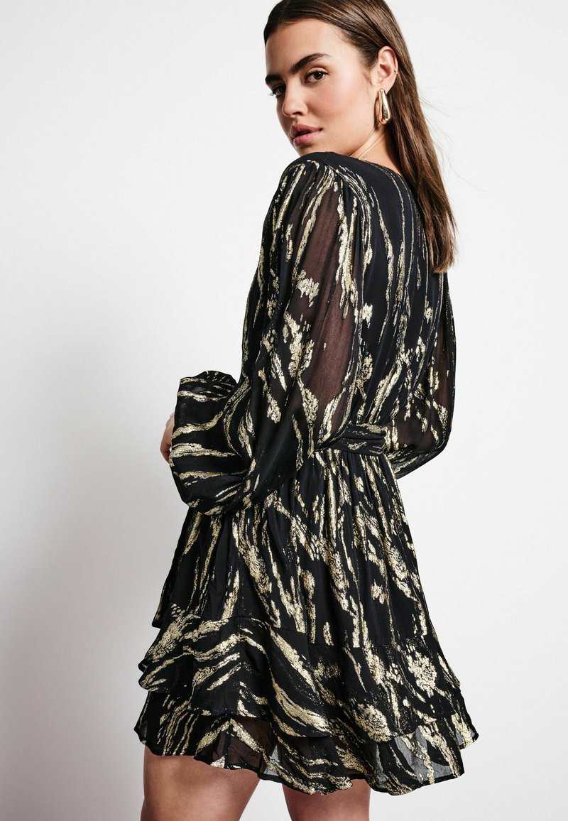 Gold Foil Gold And Black Wrap Dress Next TALL FIT MINI WRAP RUFFLE Day Dress  Black Gold/black Zalando