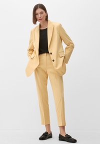 s.Oliver BLACK LABEL STRETCH - Manteau court - hellgelb