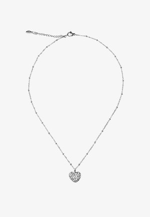 Silberne Halskette mit einer filigranen Kette, ausgestattet mit einem strukturierten Herzanhänger und einem Karabinerverschluss, längenverstellbar mit einer Kettenverlängerung.