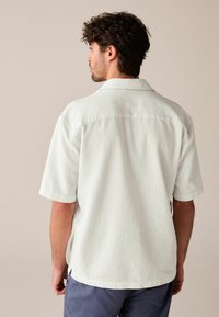 Next TEXTURED SHORT SLEEVE WITH CUBAN COLLAR   - Chemise - white