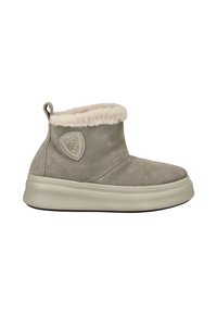 Taupe-farbene Wildleder-Stiefeletten mit einem flauschigen, cremefarbenen Futter und einer Lasche für ein einfaches Anziehen. Verfügt über eine strukturierte Sohle und ein geprägtes Logo-Label.