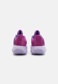 Nike Performance GIANNIS IMMORTALITY 4 - Basketbalové boty - black raspberry/aster pink/hot punch