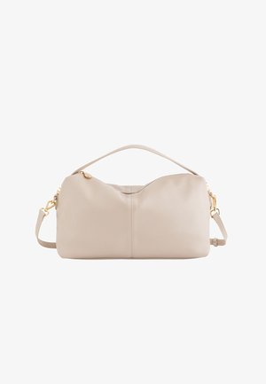 Beige Leder-Schultertasche mit abgerundetem oberen Teil, goldenen Beschlägen, verstellbarem Riemen und glatter Textur. Verfügt über einen Reißverschlussverschluss an der Oberseite.