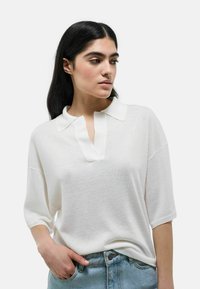 Non sélectionné, ecru