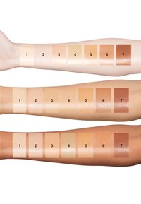 Charlotte Tilbury HOLLYWOOD FILTER - Fondotinta - 5 tan