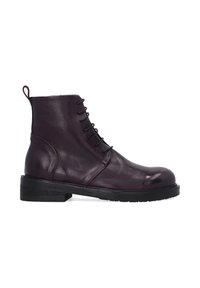 Lila Lederstiefeletten mit rundem Zehenbereich, schnürbarem Vorderteil, schwarzer Sohle und einer Zuglasche an der Ferse für ein einfaches An- und Ausziehen.
