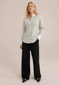 WE Fashion Auduma bikses - black