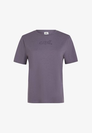 Lilla kortærmet t-shirt lavet af blødt stof, med et diskret O'Neill-logo i en mørkere lilla farve på brystet. Klassisk rund halsudskæring.