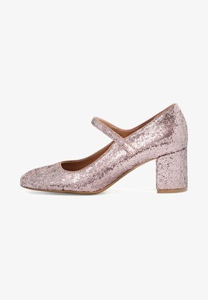 Lyserød sko i Mary Jane-stil dækket af palietter, med en afrundet tå og en mellemstor blokhæl. Har en rem over vristen for en sikker pasform.