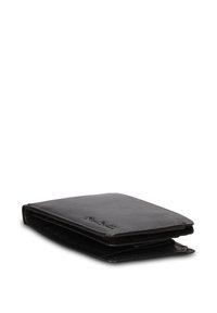 Portafoglio in pelle nera con design sottile e rettangolare e cuciture visibili. Caratterizzato da molteplici scomparti per carte e finitura testurizzata.