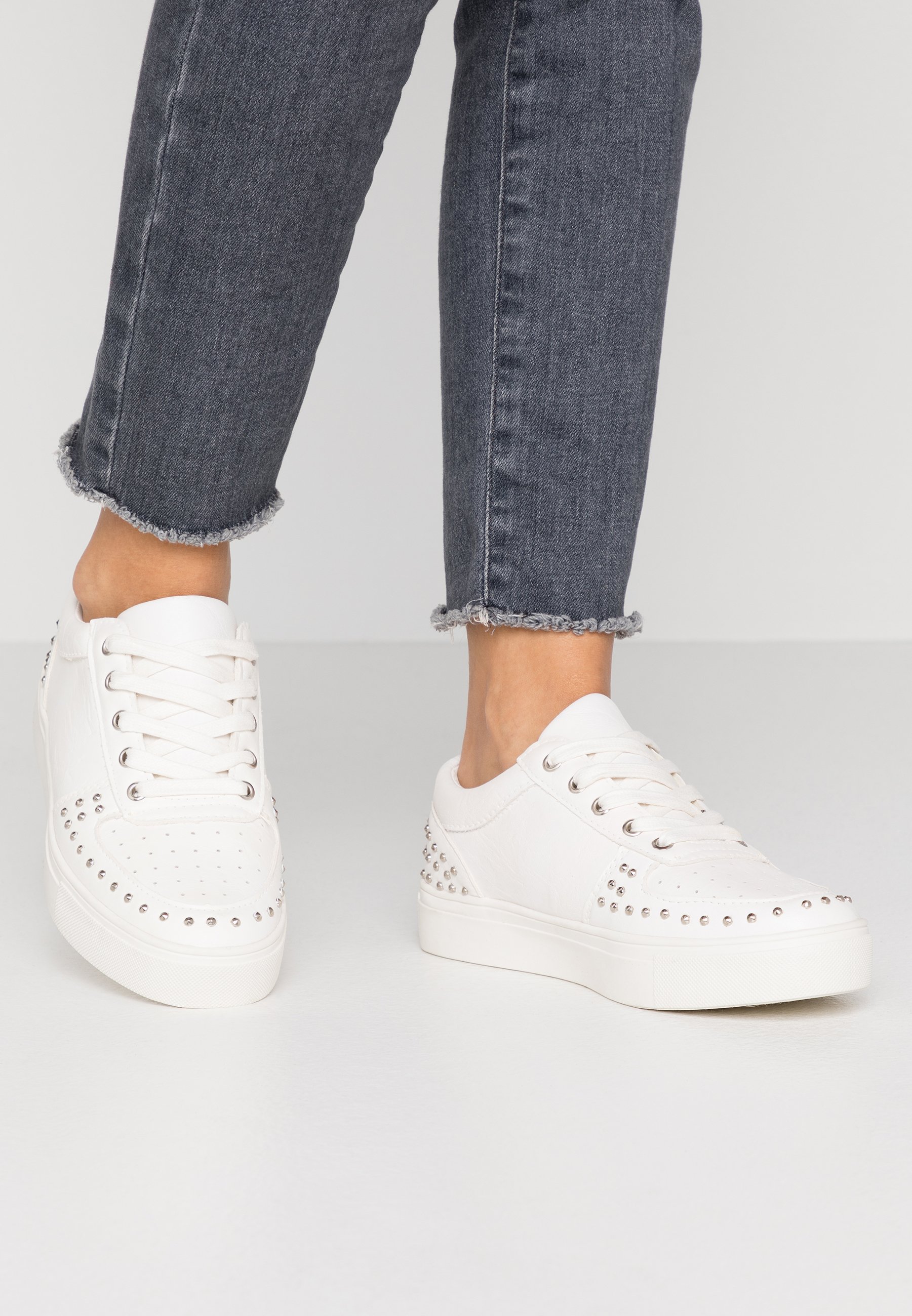 Simply Be WIDE FIT ARIEL Joggesko white Zalando.no Simply Be WIDE FIT ARIEL Joggesko black Zalando.no