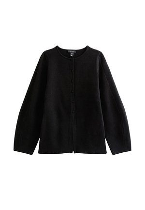 Czarny sweter na guziki z długim rękawem i okrągłym dekoltem, wykonany z miękkiej tkaniny, pokazany rozłożony na białym tle.