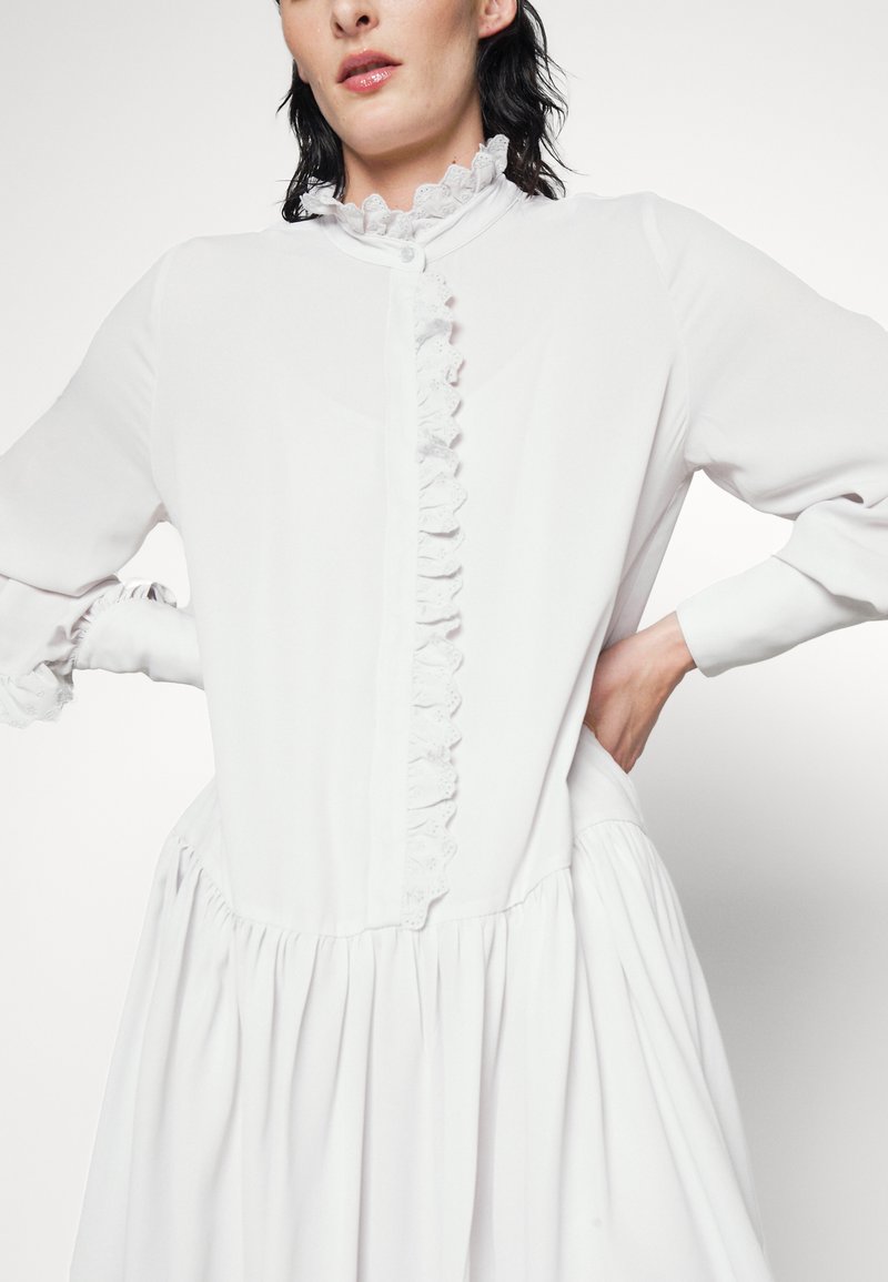 Damen Freizeitkleider | Bruuns Bazaar CAMILLA HATHA DRESS Blusenkleid nimbus cloud/hellgrau - NY21457 Damen Freizeitkleider | Bruuns Bazaar CAMILLA HATHA DRESS Blusenkleid nimbus cloud/hellgrau - NY21457