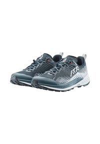 Scarpe sportive con tomaia in rete grigio scuro, dettagli riflettenti, punta rinforzata e suola nera testurizzata per una migliore aderenza.