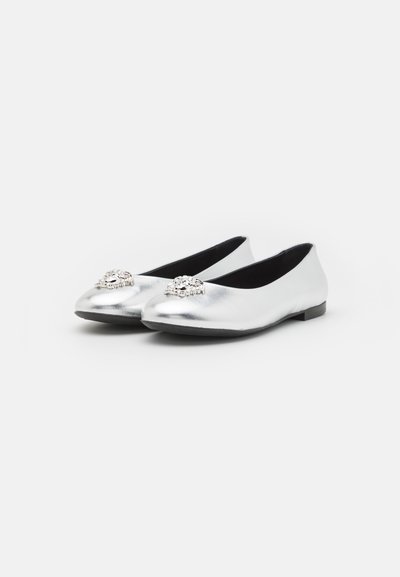 Versace FLATS MIRRORED - Μπαλαρίνες - silver palladium