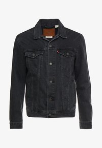 Não selecionado, liquorice trucker